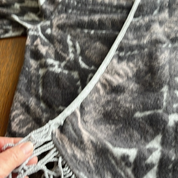Lucky Brand Gray and Pink Patterned Cardigan Fringe Size Large - Picture 7 of 15
